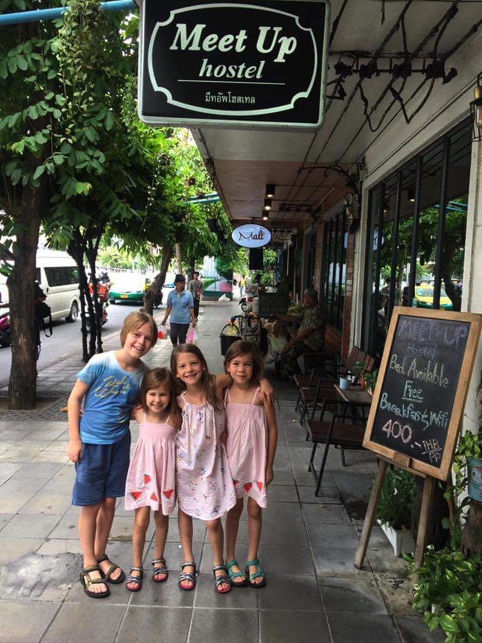Meet Up Hostel Bangkok Eksteriør billede